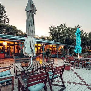 Island (adults Only) Hostal